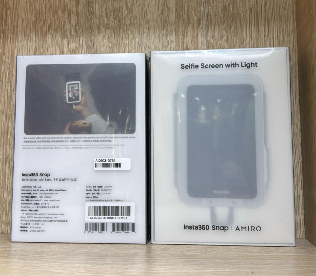 Insta360 Snap - Selfie Screen with Light